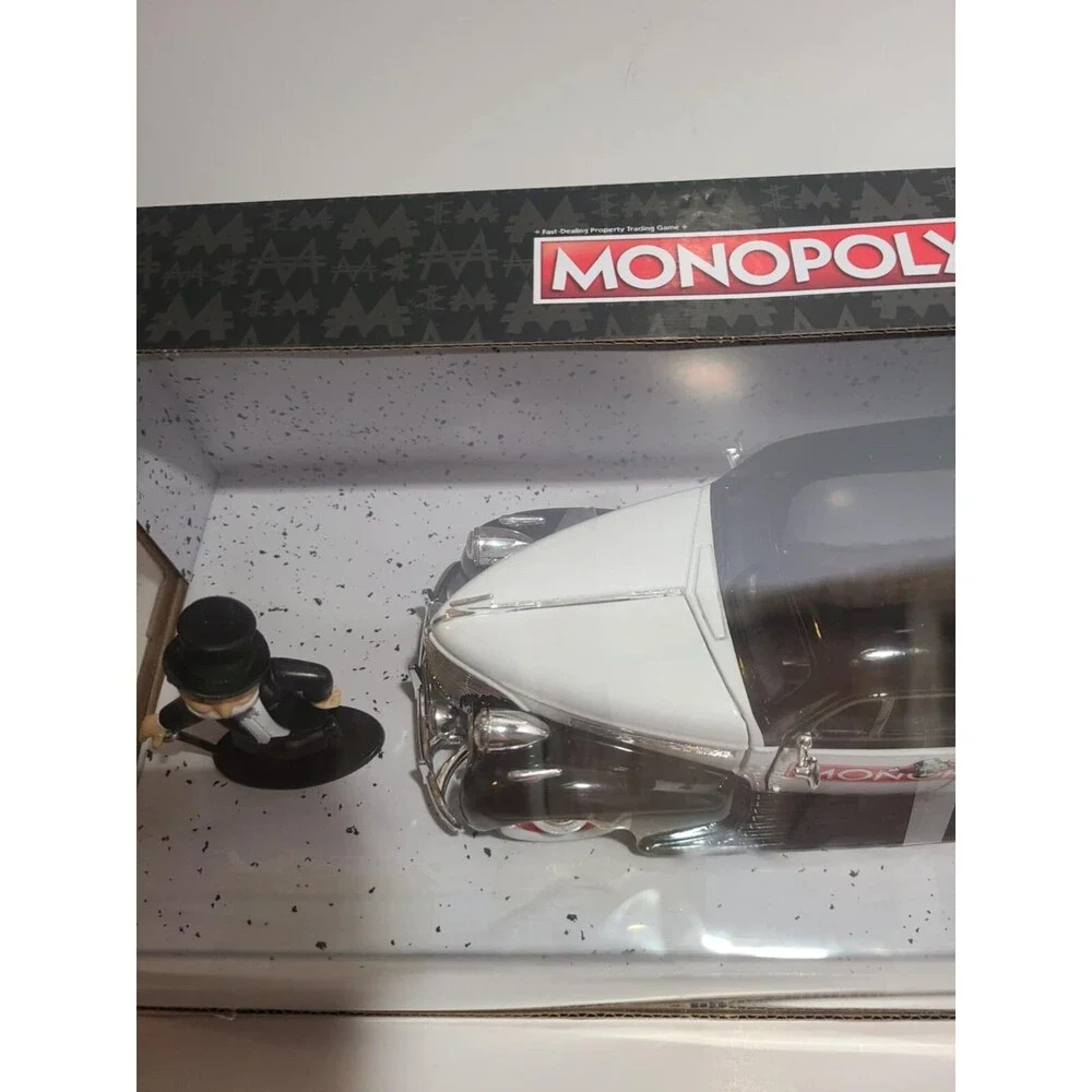 Jada Monopoly Model 1939 Chevrolet Master Deluxe Black & White 1/24 by Jada